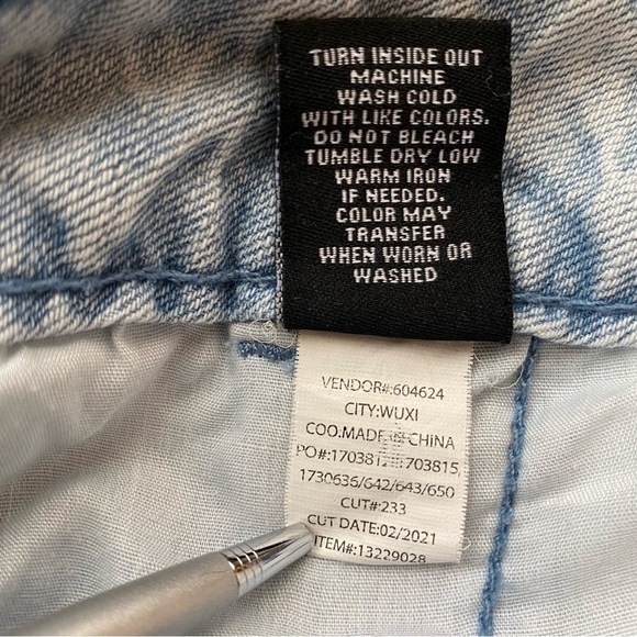 Hot Topic Indigo Denim Cargo Jogger Pants Size 7 - Picture 9 of 10